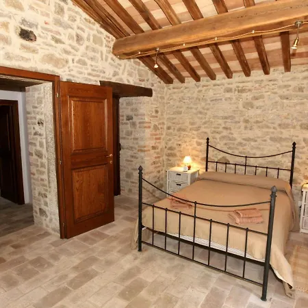 In Umbria With Pool *