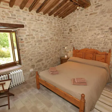 Nyaraló In Umbria With Pool