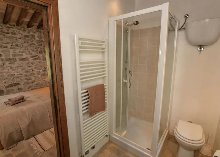 In Umbria With Pool *