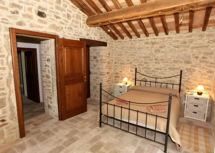 In Umbria With Pool *