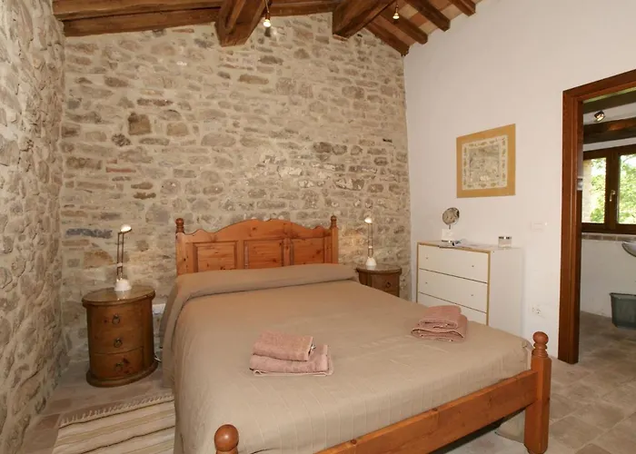 度假居 In Umbria With Pool *